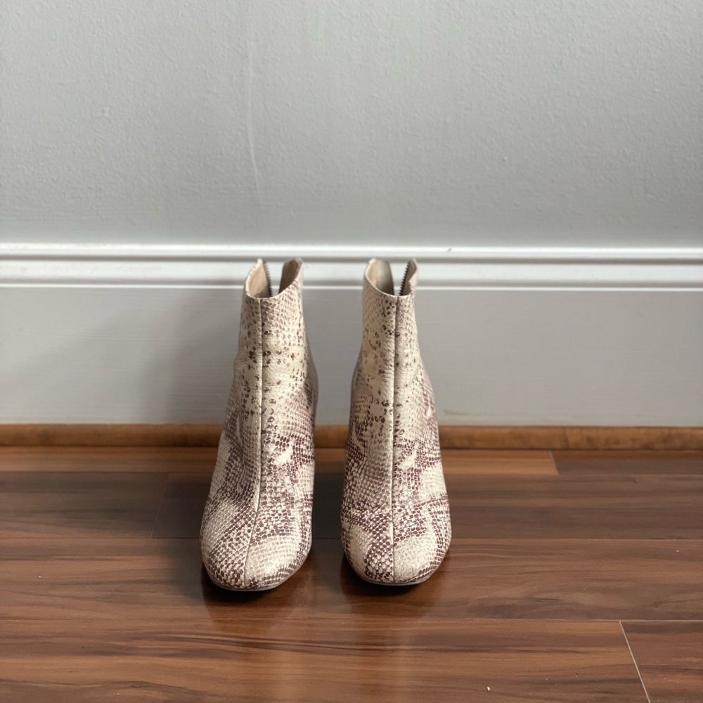Snakeskin leather boots. High quality. Liendo by Anthropology